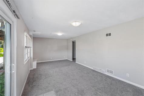 1733 Lake Front Drive NE Solon IA 52333