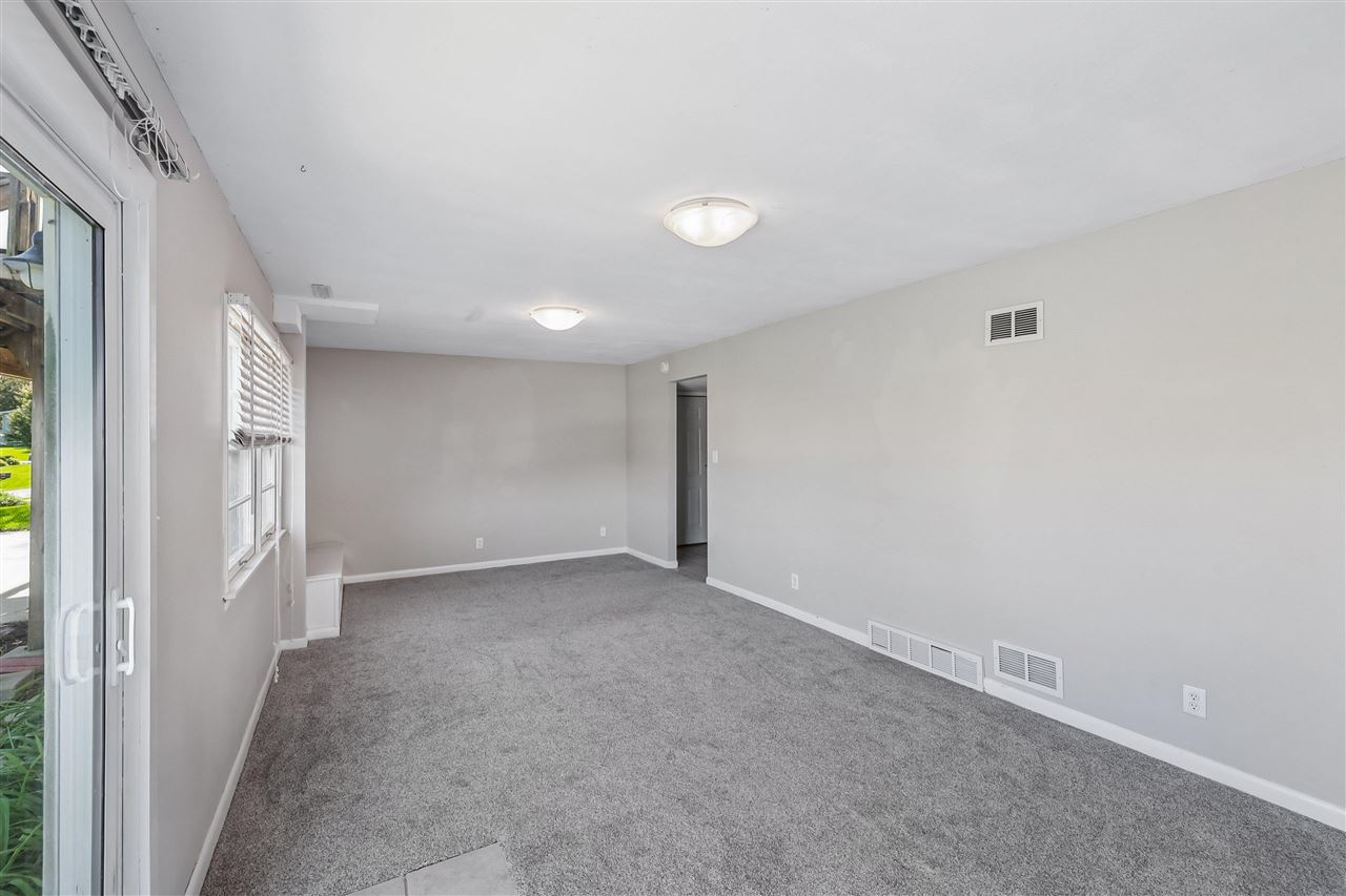 1733 Lake Front Drive NE Solon IA 52333