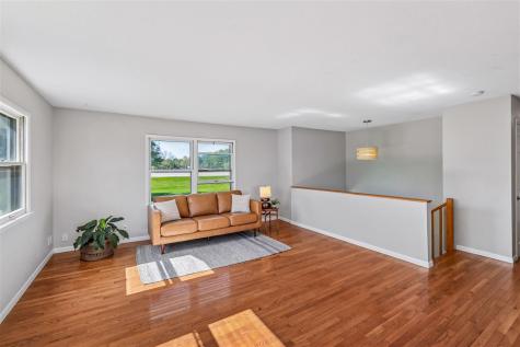 1733 Lake Front Drive NE Solon IA 52333