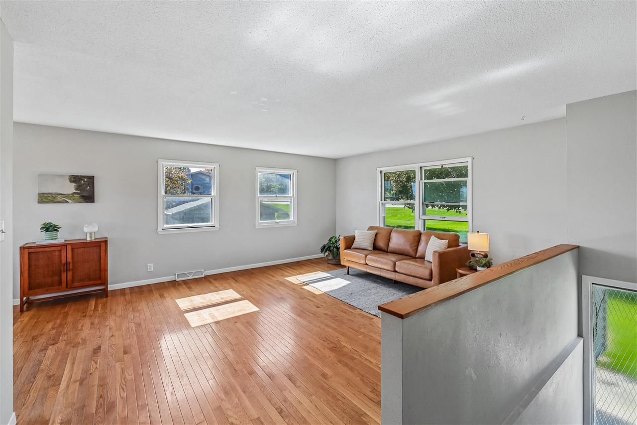 1733 Lake Front Drive NE Solon IA 52333