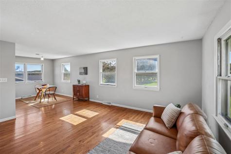 1733 Lake Front Drive NE Solon IA 52333