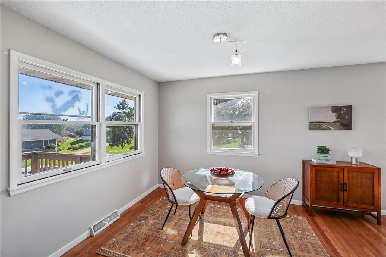 1733 Lake Front Drive NE Solon IA 52333