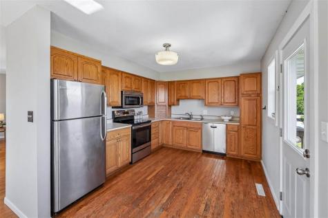 1733 Lake Front Drive NE Solon IA 52333