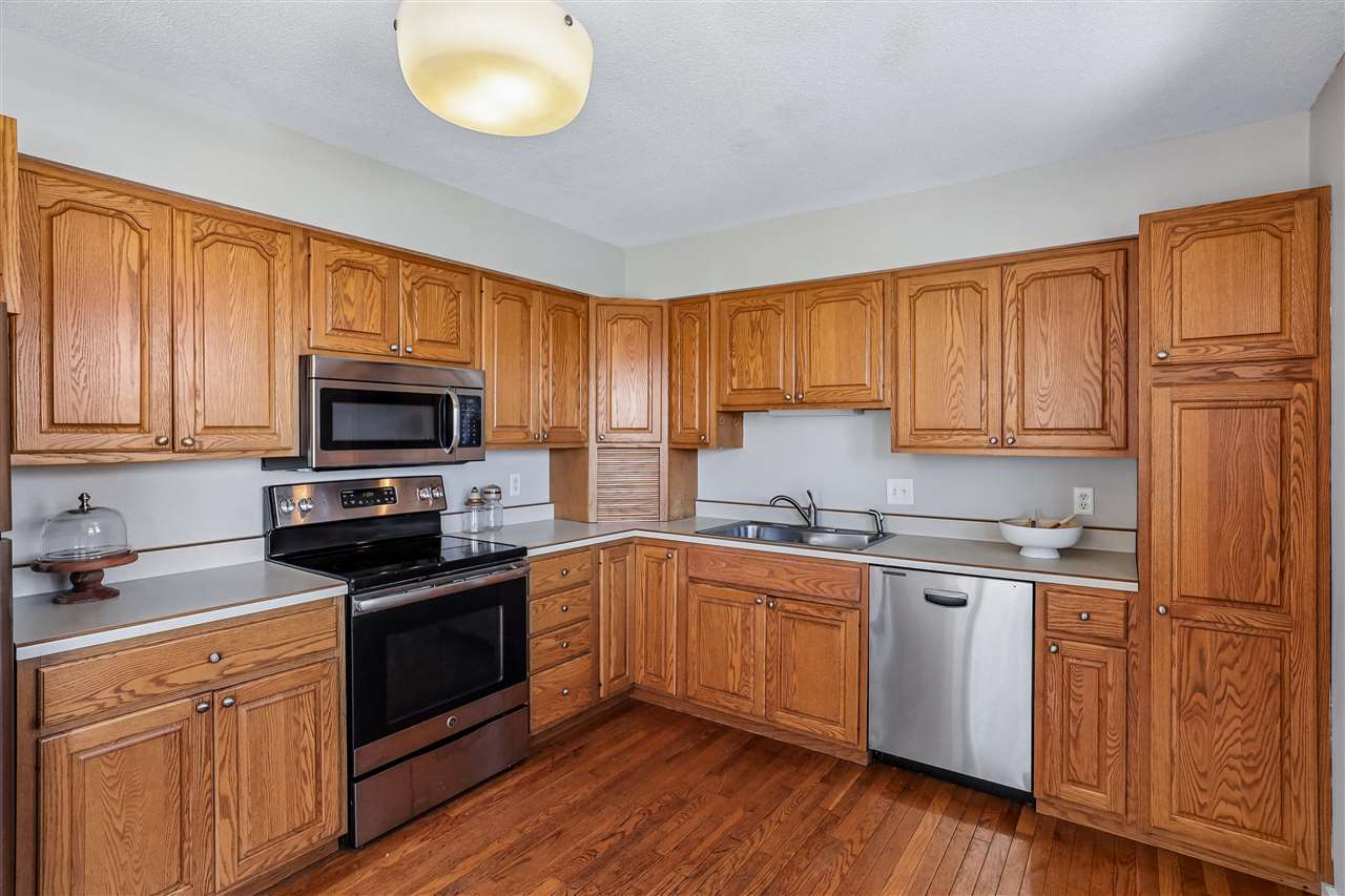 1733 Lake Front Drive NE Solon IA 52333