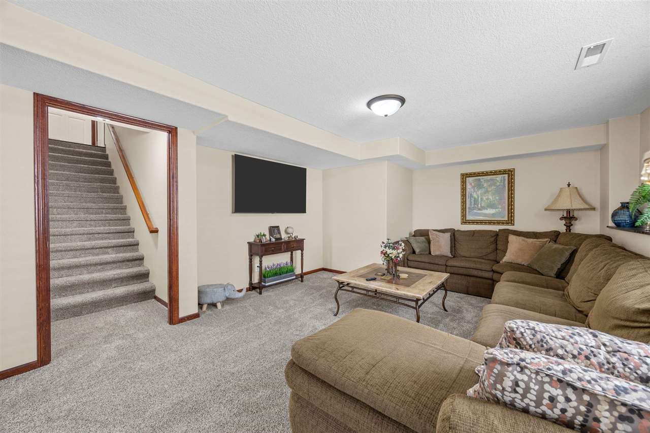 807 10th Avenue Place Coralville IA 52241