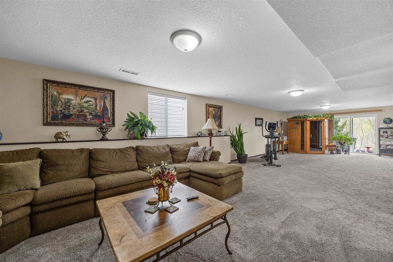 807 10th Avenue Place Coralville IA 52241
