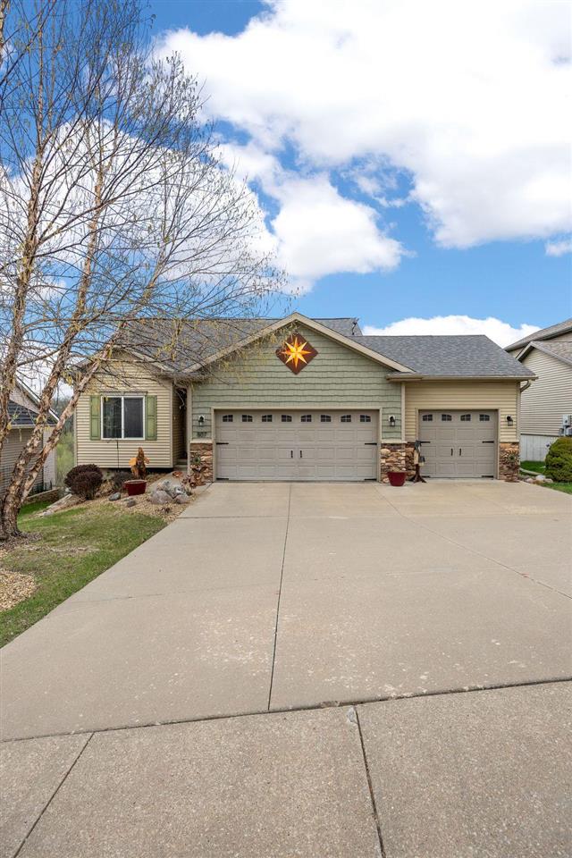 807 10th Avenue Place Coralville IA 52241