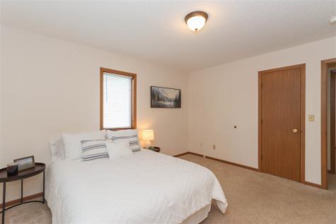 2322 27th SW Cedar Rapids IA 52404