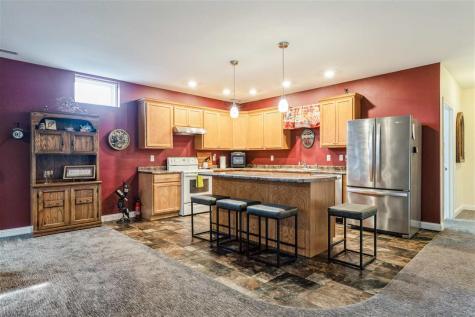 490 Erusha Drive Walford IA 52351