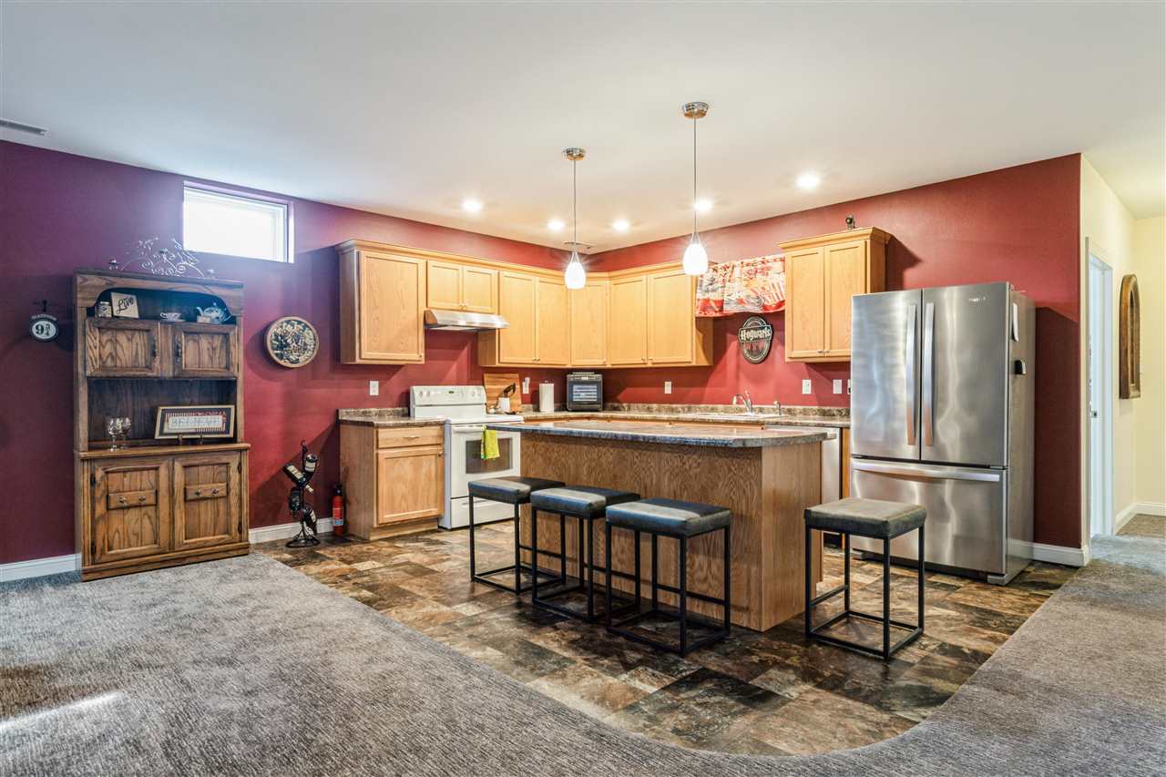 490 Erusha Drive Walford IA 52351