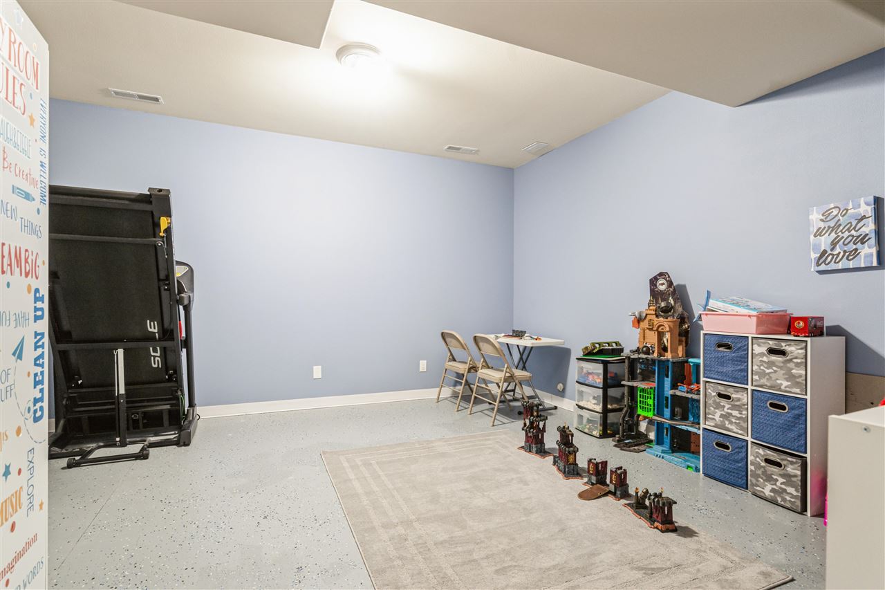 490 Erusha Drive Walford IA 52351