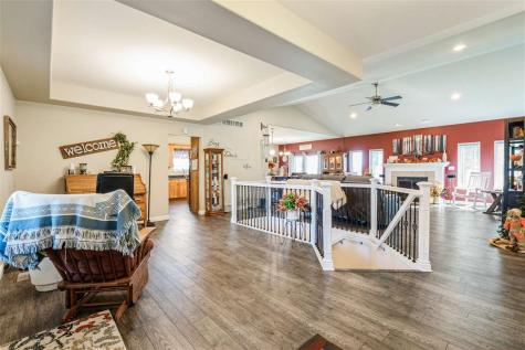 490 Erusha Drive Walford IA 52351