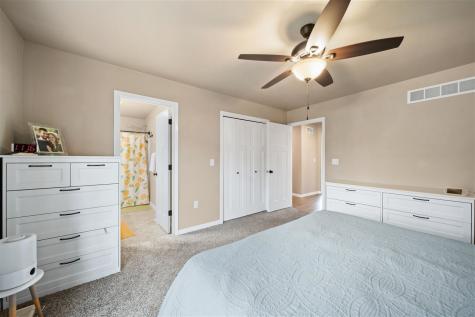 236 Kenneth Drive Iowa City IA 52245