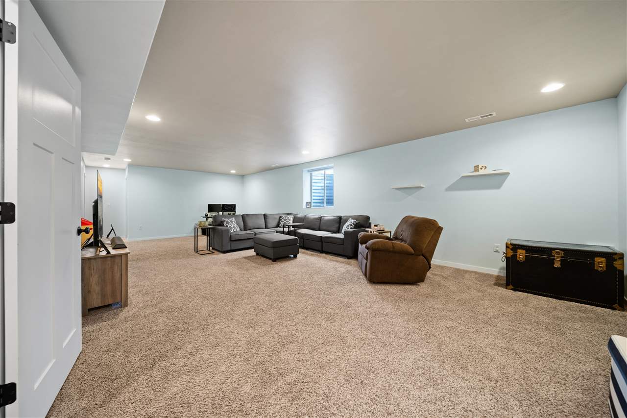 236 Kenneth Drive Iowa City IA 52245