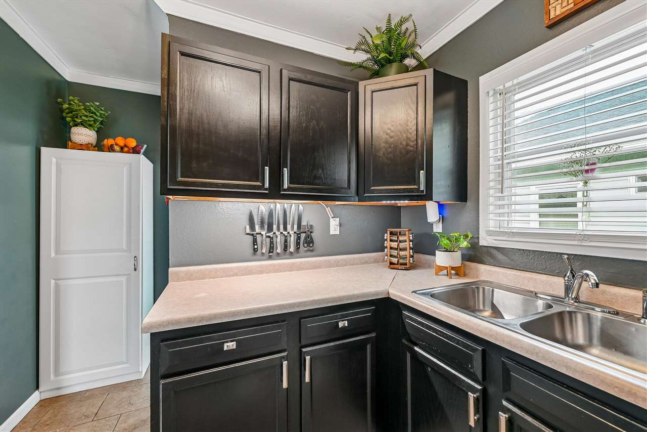 921 NW H Avenue Cedar Rapids IA 52405