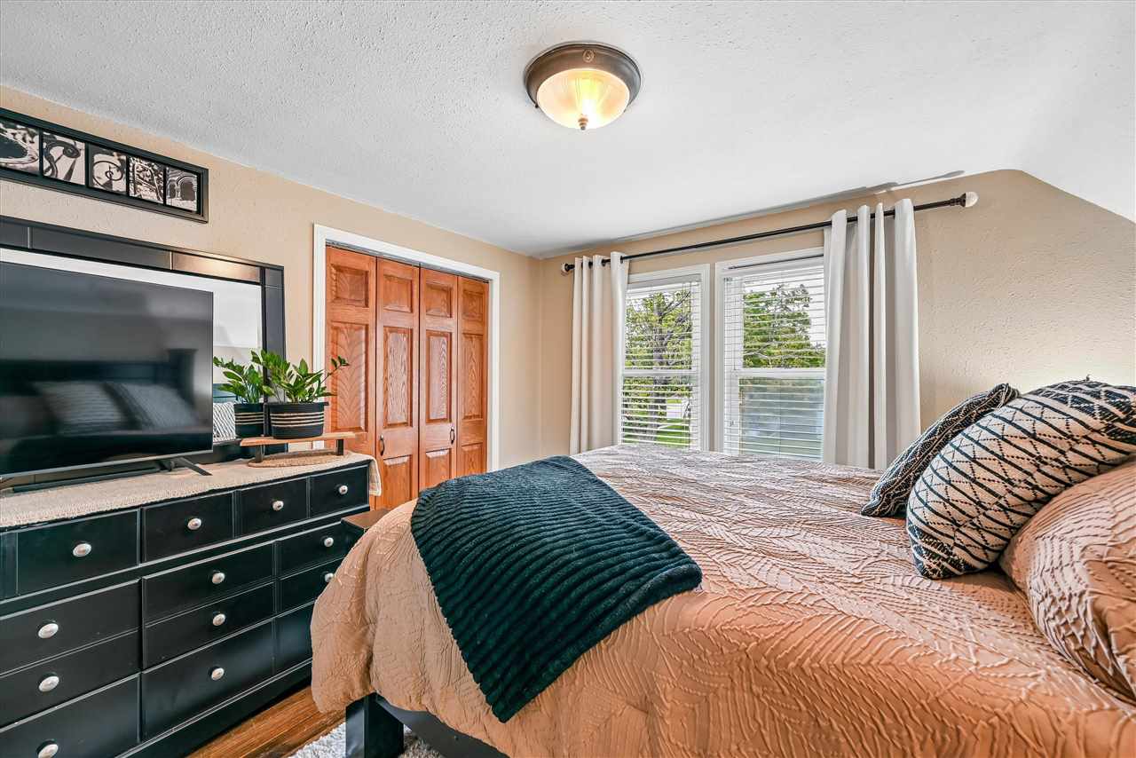 921 NW H Avenue Cedar Rapids IA 52405