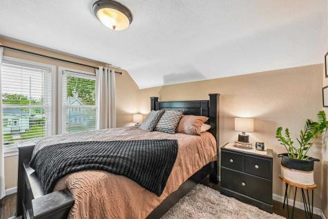 921 NW H Avenue Cedar Rapids IA 52405