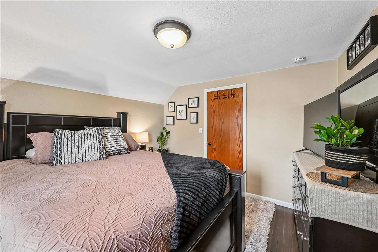 921 NW H Avenue Cedar Rapids IA 52405