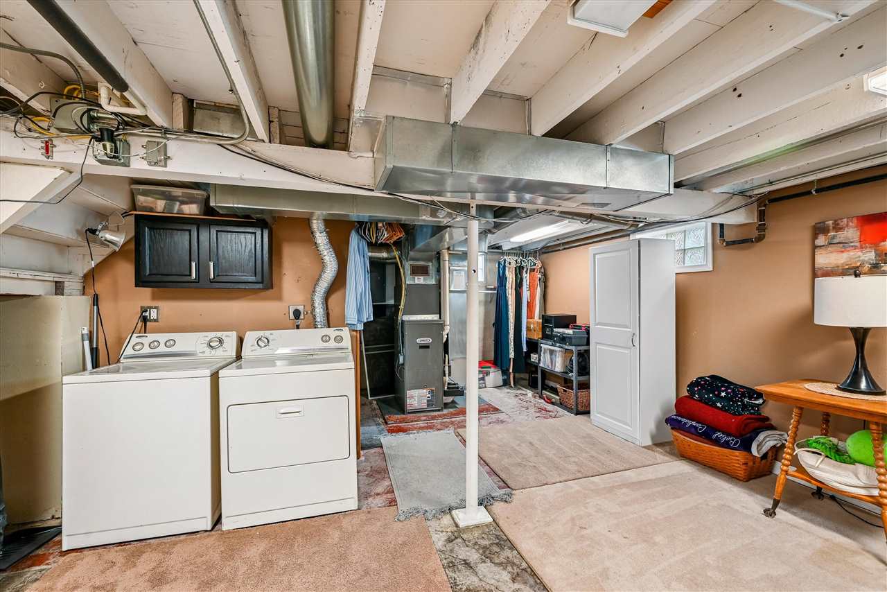 921 NW H Avenue Cedar Rapids IA 52405
