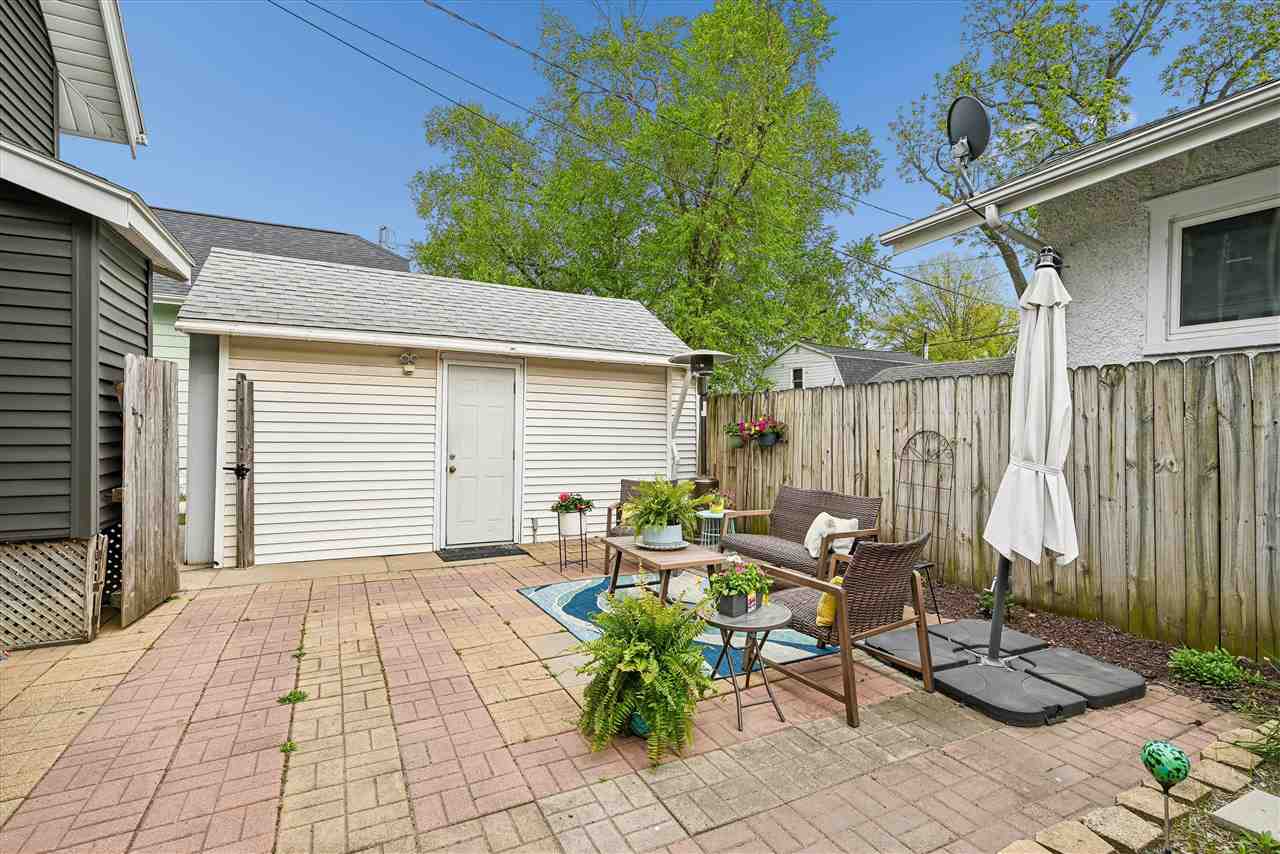 921 NW H Avenue Cedar Rapids IA 52405
