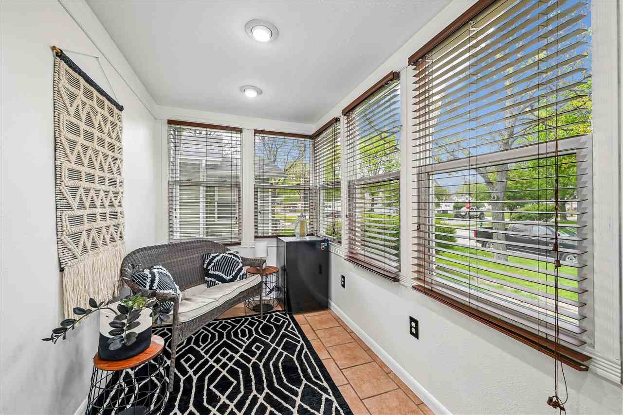 921 NW H Avenue Cedar Rapids IA 52405
