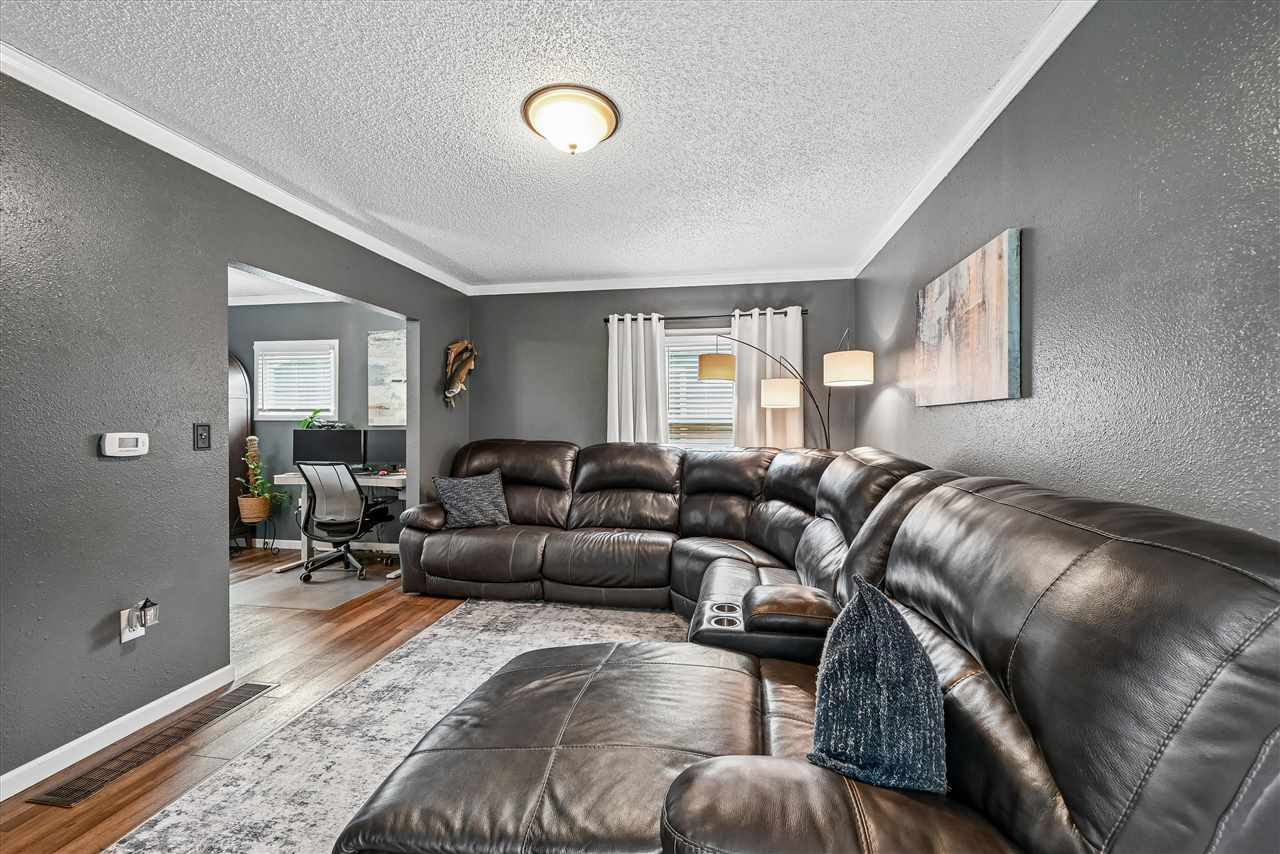 921 NW H Avenue Cedar Rapids IA 52405
