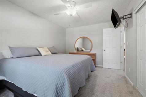152 N Westminster Street Iowa City IA 52245