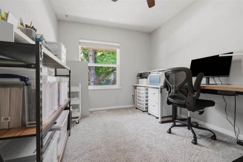 152 N Westminster Street Iowa City IA 52245
