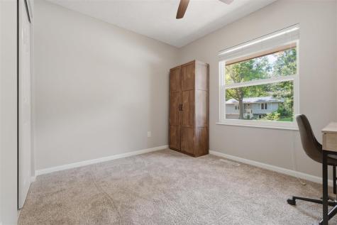 152 N Westminster Street Iowa City IA 52245