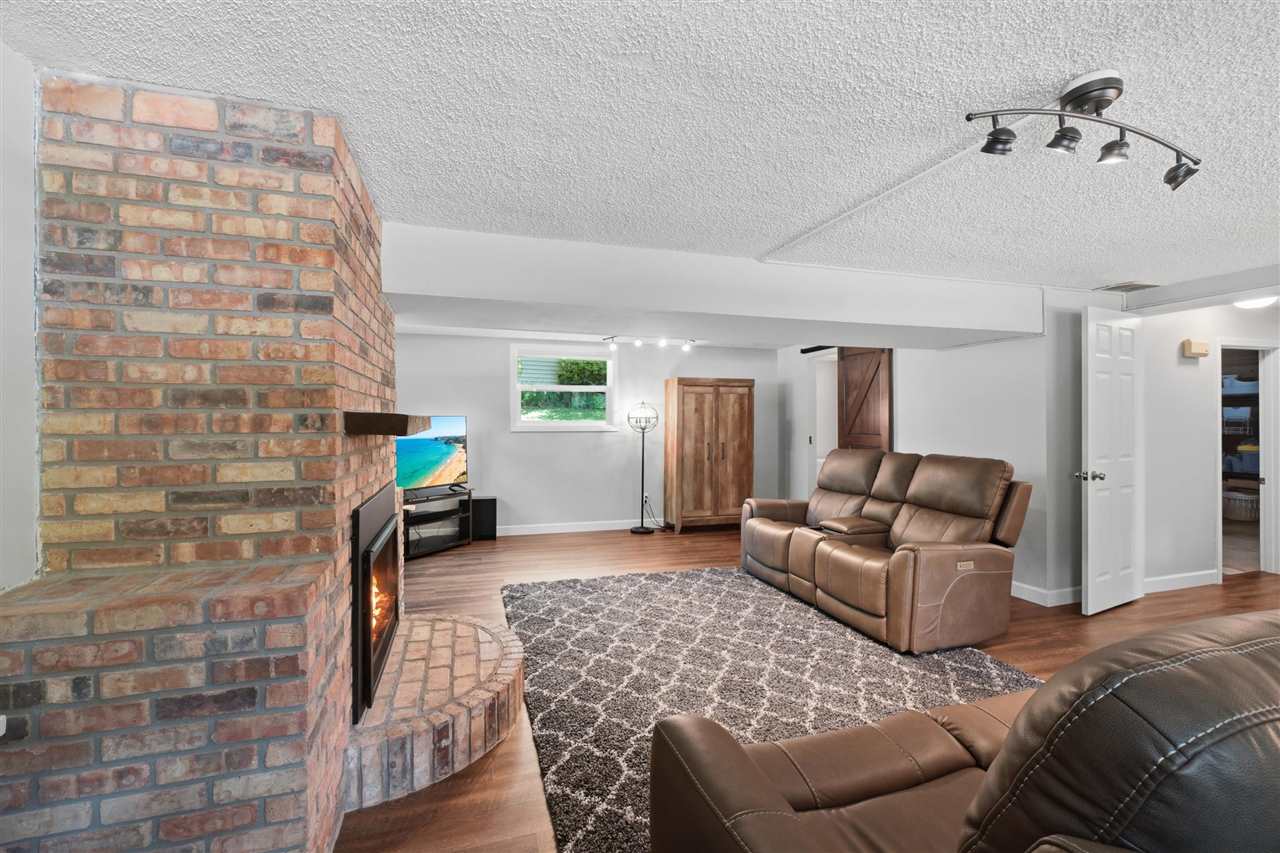 152 N Westminster Street Iowa City IA 52245