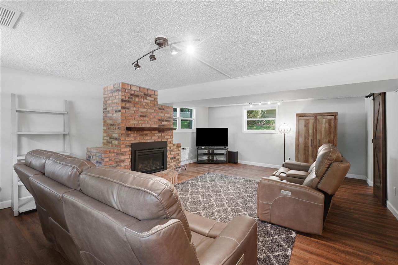 152 N Westminster Street Iowa City IA 52245
