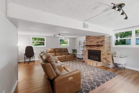 152 N Westminster Street Iowa City IA 52245