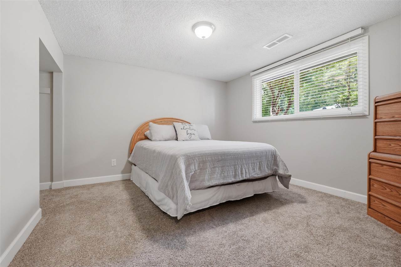 152 N Westminster Street Iowa City IA 52245