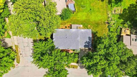 152 N Westminster Street Iowa City IA 52245