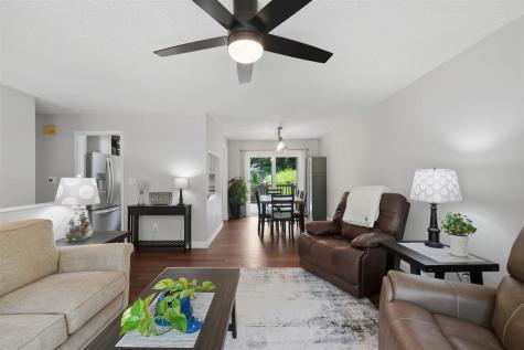152 N Westminster Street Iowa City IA 52245