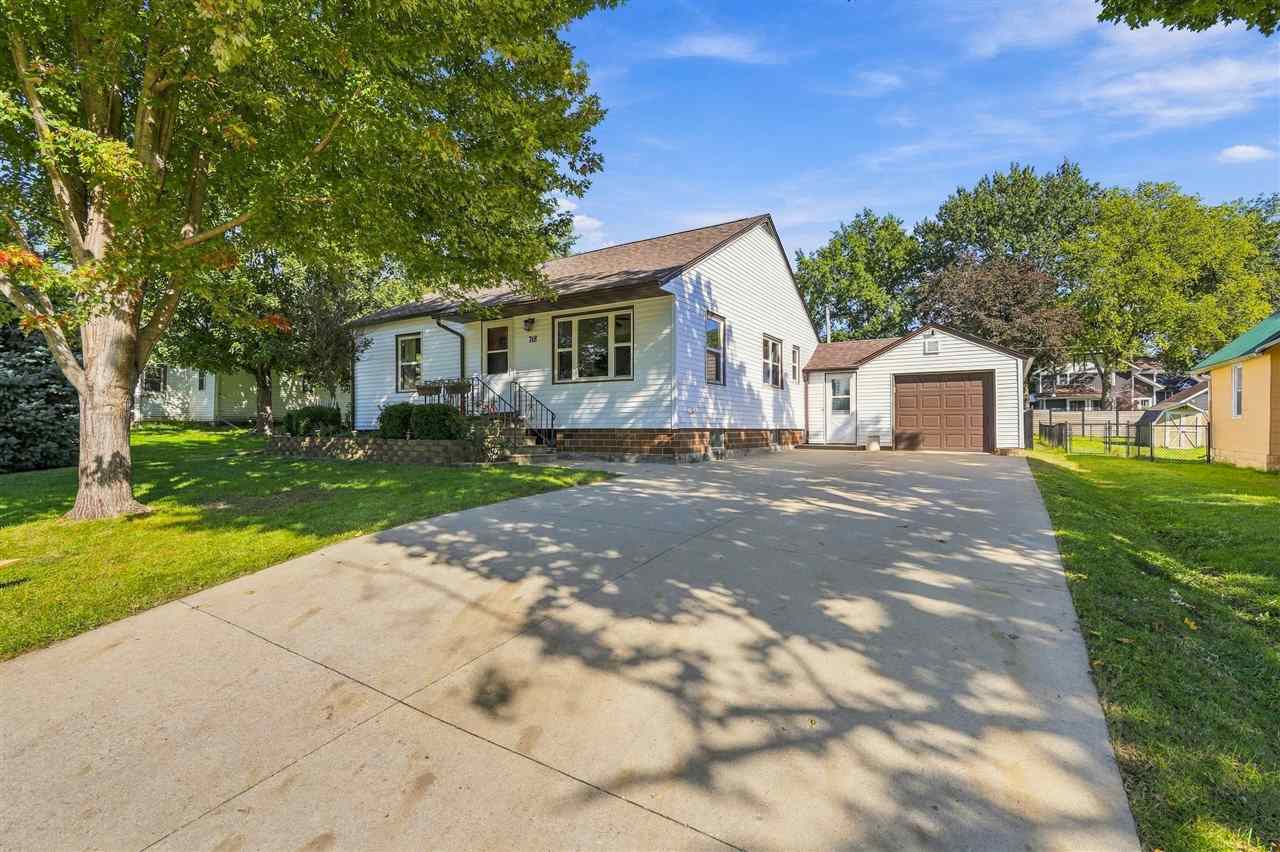 718 3rd Street Kalona IA 52247