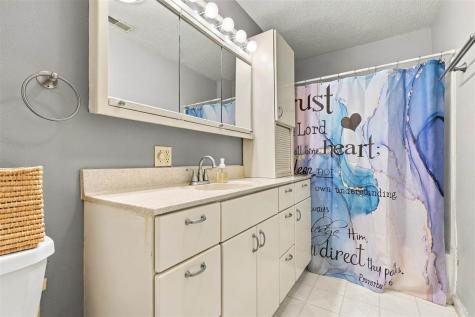 718 3rd Street Kalona IA 52247