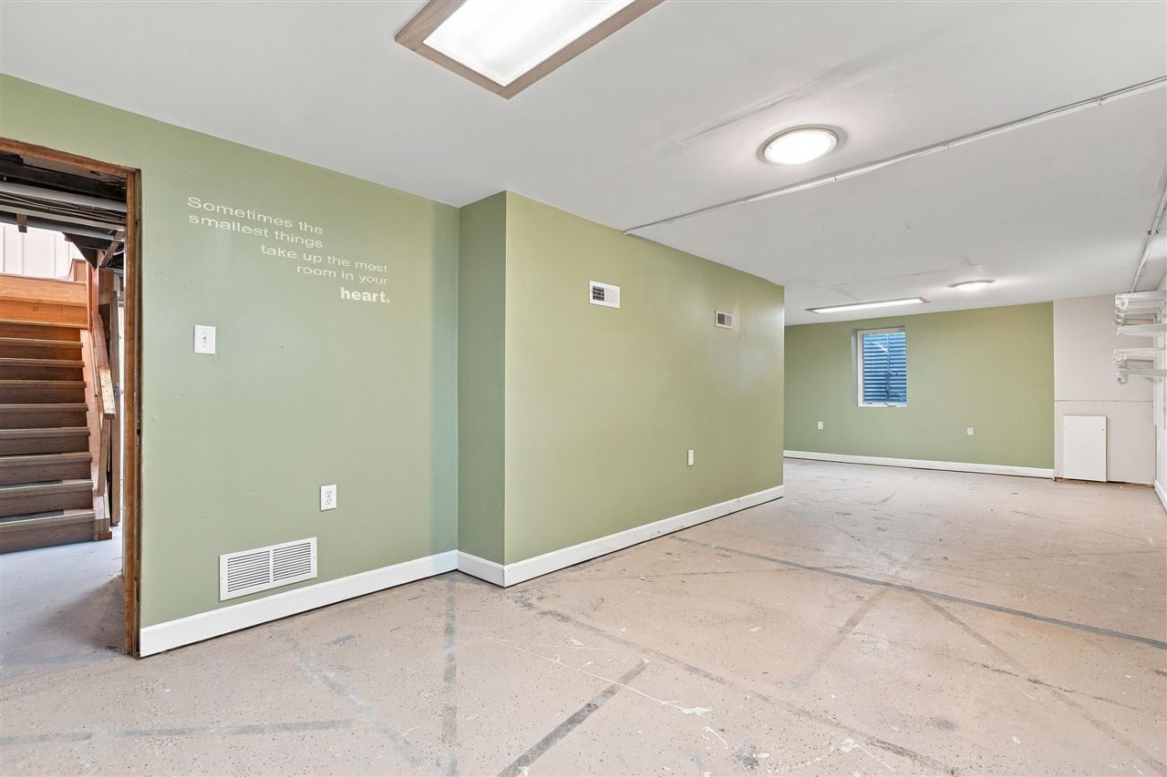 718 3rd Street Kalona IA 52247