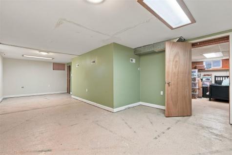 718 3rd Street Kalona IA 52247