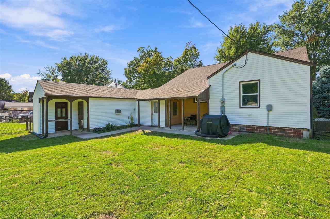 718 3rd Street Kalona IA 52247