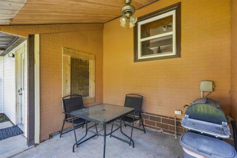 718 3rd Street Kalona IA 52247