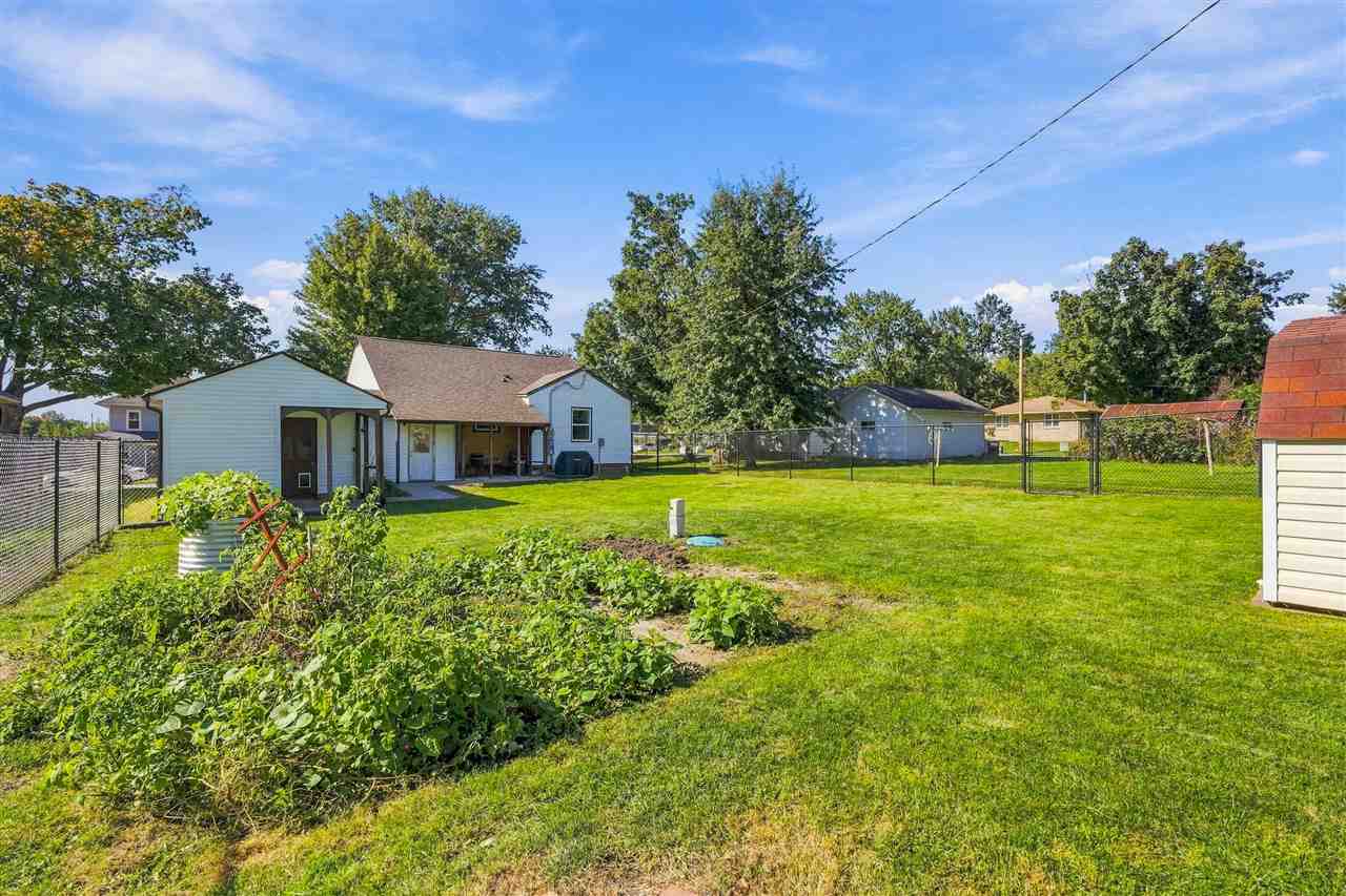 718 3rd Street Kalona IA 52247