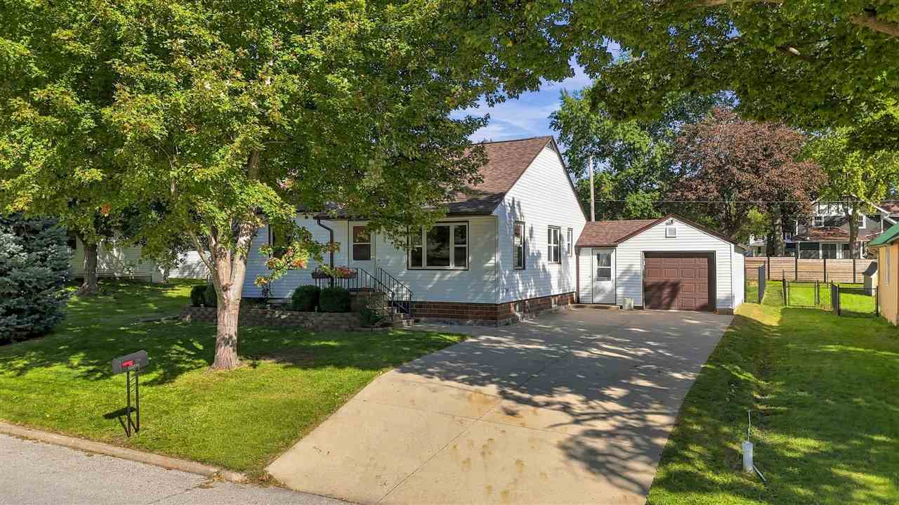 718 3rd Street Kalona IA 52247