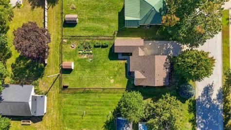 718 3rd Street Kalona IA 52247