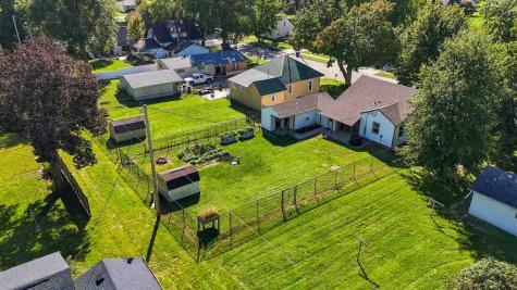 718 3rd Street Kalona IA 52247