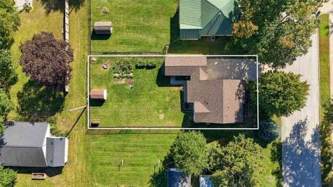718 3rd Street Kalona IA 52247