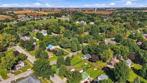 718 3rd Street Kalona IA 52247