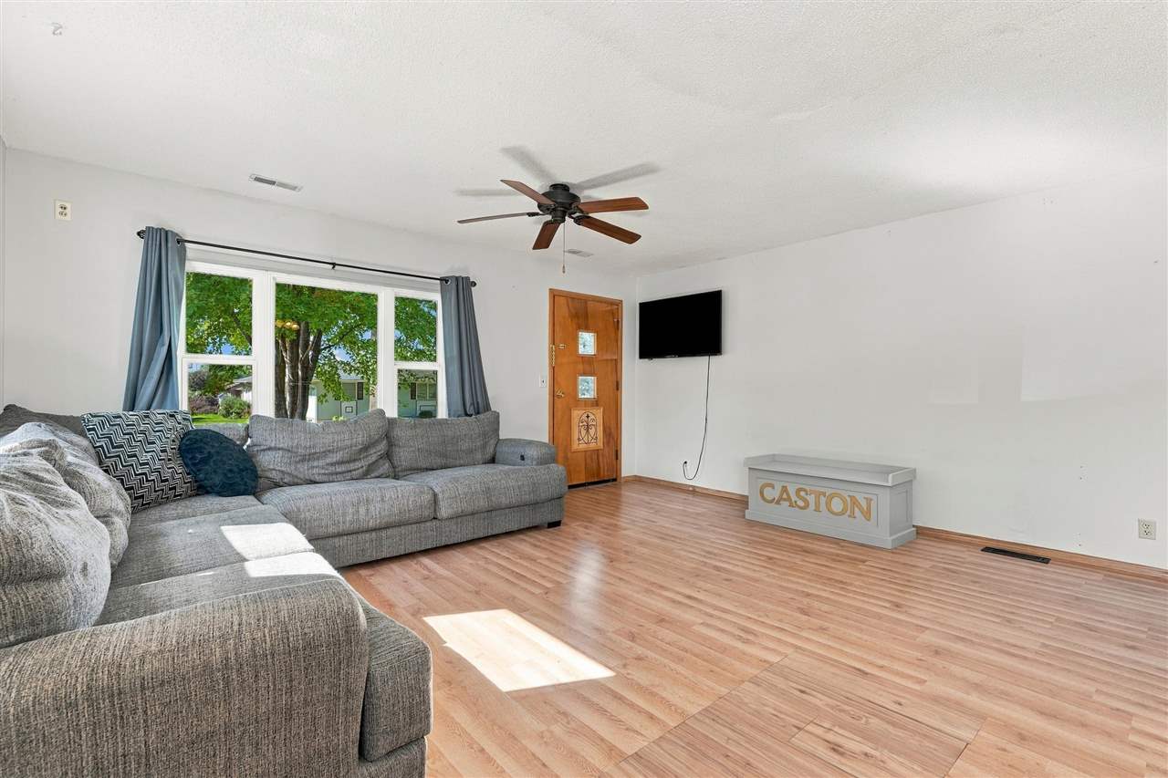 718 3rd Street Kalona IA 52247