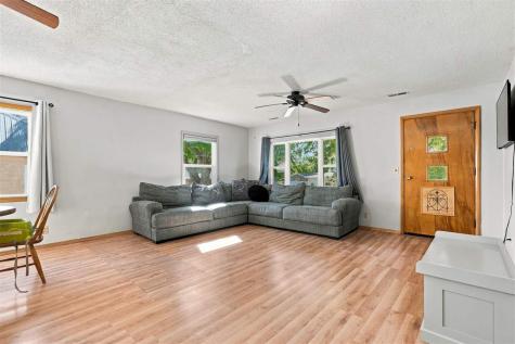 718 3rd Street Kalona IA 52247
