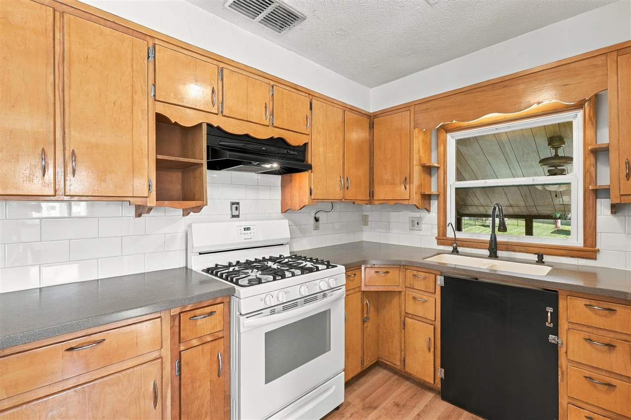718 3rd Street Kalona IA 52247